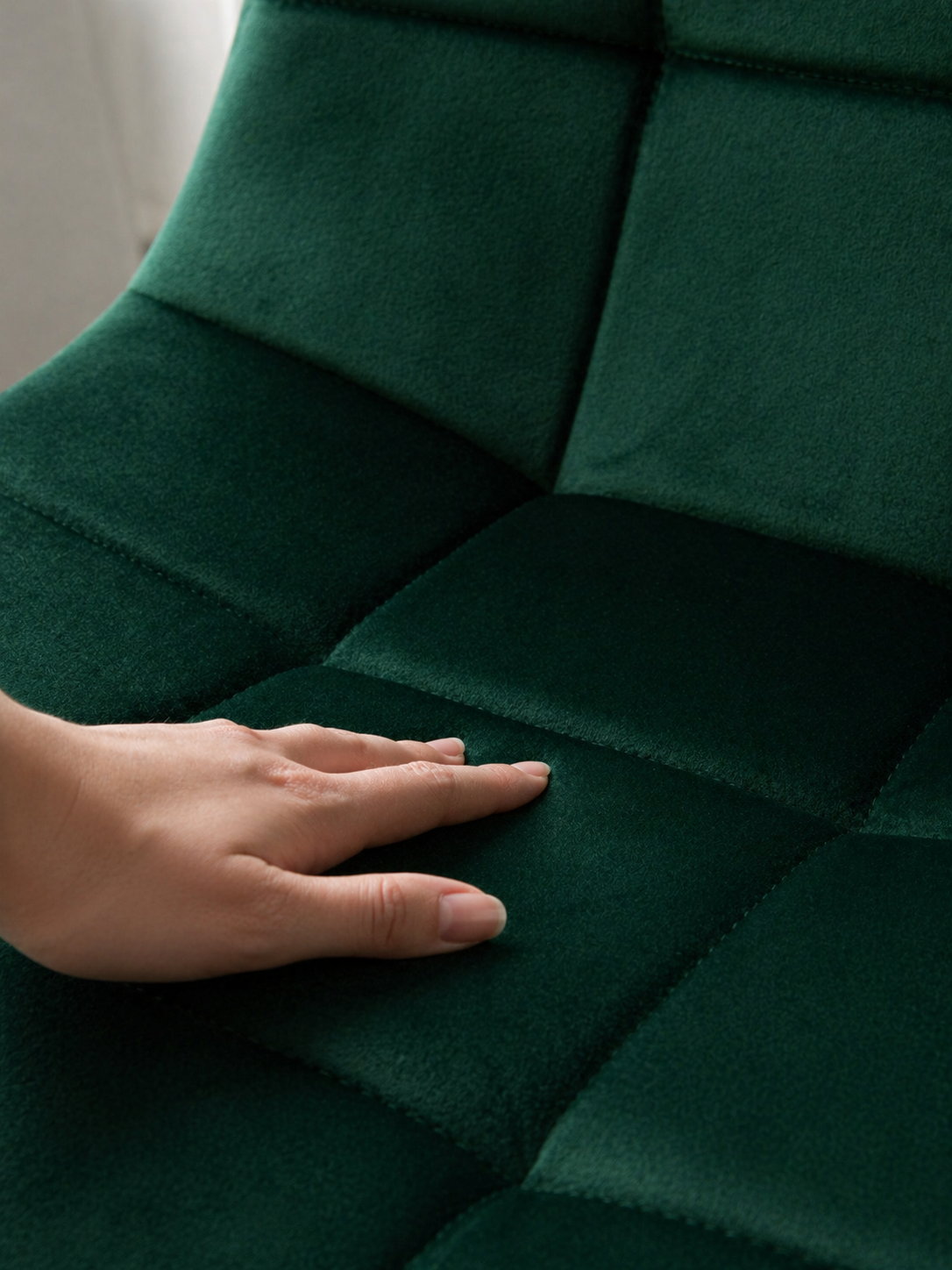 Krzesło welurowe GREEN BLACK VELVET ciemnozielone